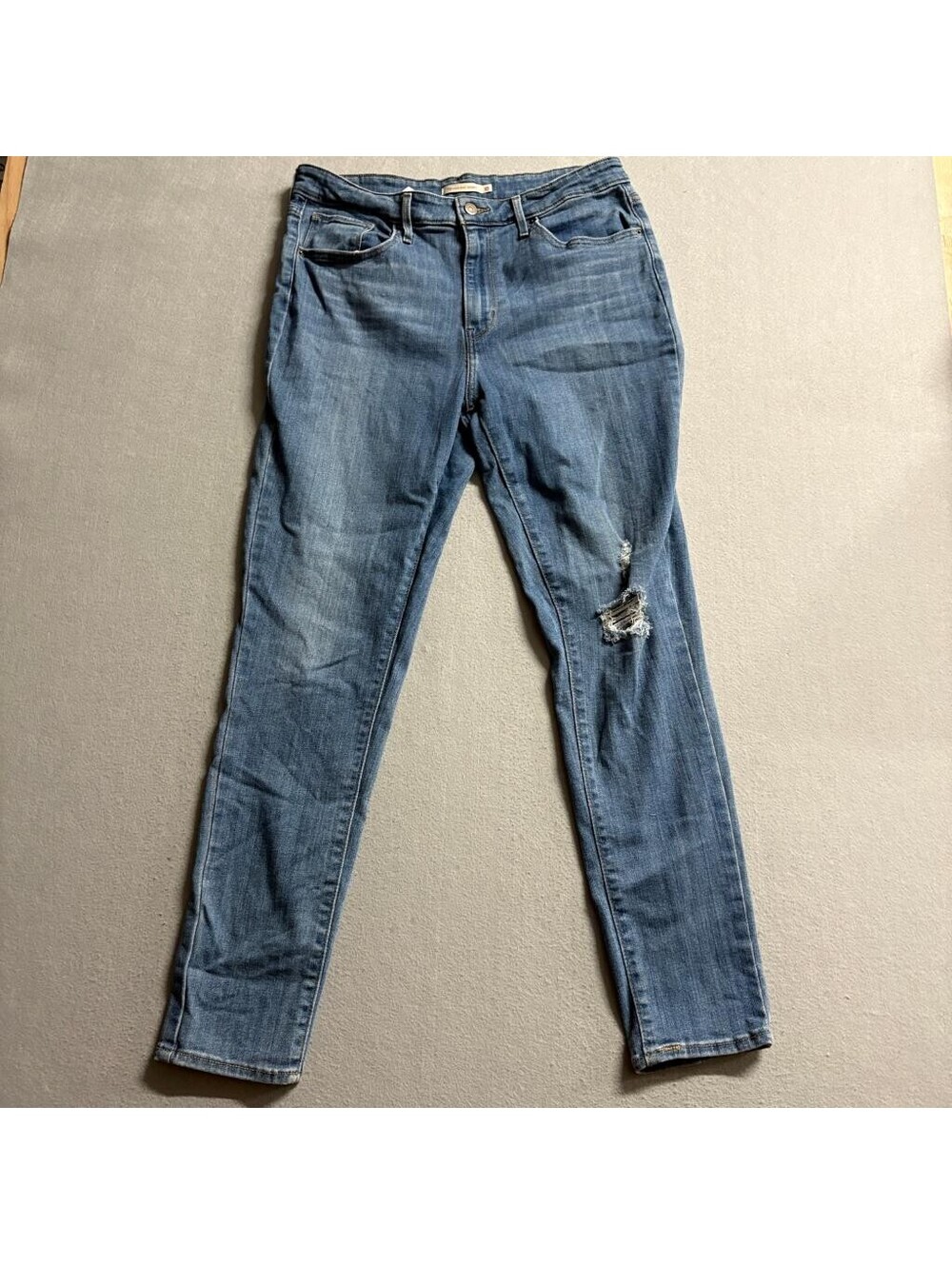 Levi's 721 High Rise Skinny Jeans Womens Size 33 Distressed Blue Denim